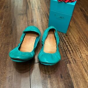 Tieks Teal Patent Leather Flats – Size 6